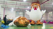 China convierte a Trump en gallo para recibir su año nuevo