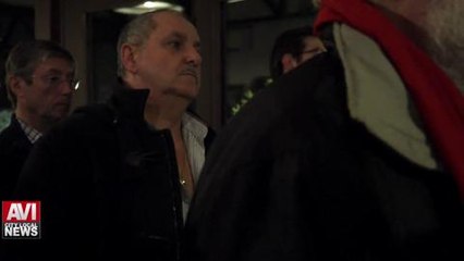 Avignon / Frederic Rogier explique sa decision a ses...