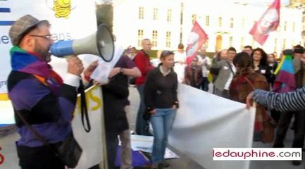 Mariage pour tous: 300 Grenoblois rassembles pour "feter la loi"...