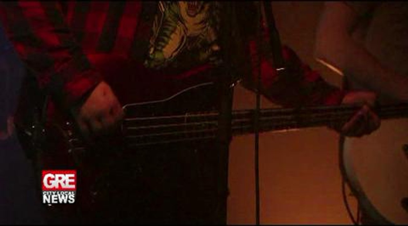 Concert punk rock : "la biere et la transpi c'est pas...