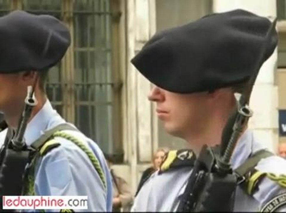 defile du 14juillet a grenoble