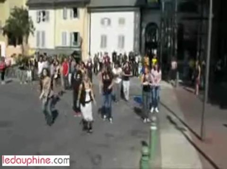 FLASHMOB CHAMBERY BOOGIE STYLE 73