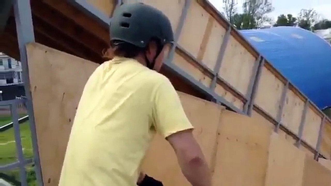 Чуть-чуть не попал)