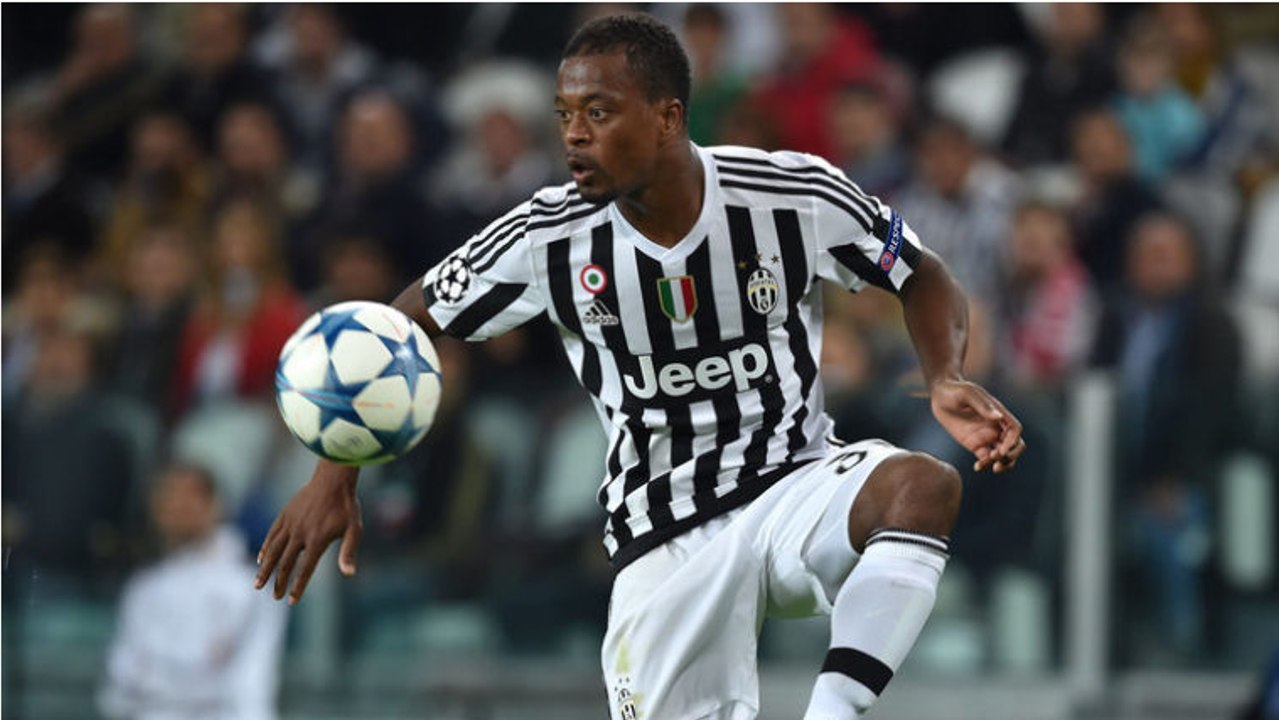 Juve Belum Mau Melepas Evra Karena Alasan Ini