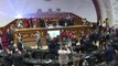 Asamblea enfrenta a Maduro al declararlo en “abandono de cargo”