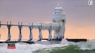 Freezing Temperatures Turn Lighthouse Into Beautiful Ice Castle-2GcZh-wnHcw
