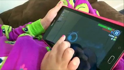 Bad Baby Annabelle Make Up Fail Vs Victoria 'Toy Freaks Family' Hidden Surprise