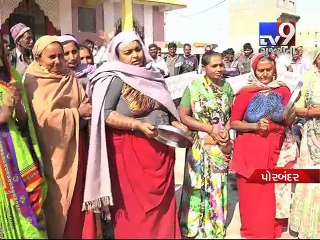 DeMonetisation: People protest shortage of notes in several parts of Gujarat - Tv9