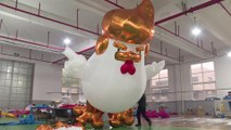 Chine: des sculptures gonflables de Trump pour l'année du Coq