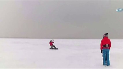 Donan Büyükçekmece Gölü’nde Snowkite