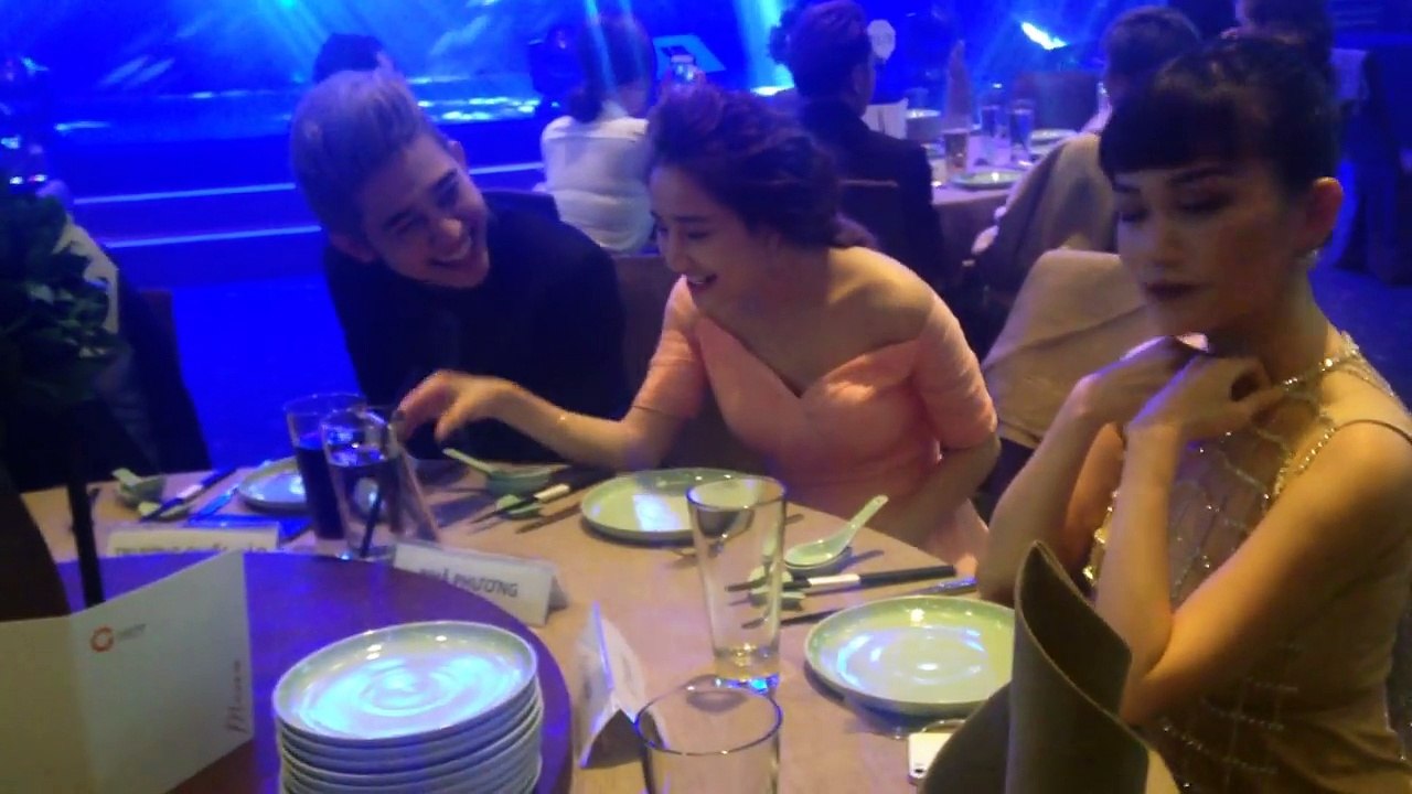 Nhã Phương lần đầu tiên mở livestream