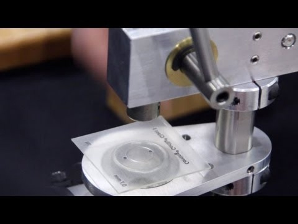 Gorilla Glass 3 Test - CES 2013