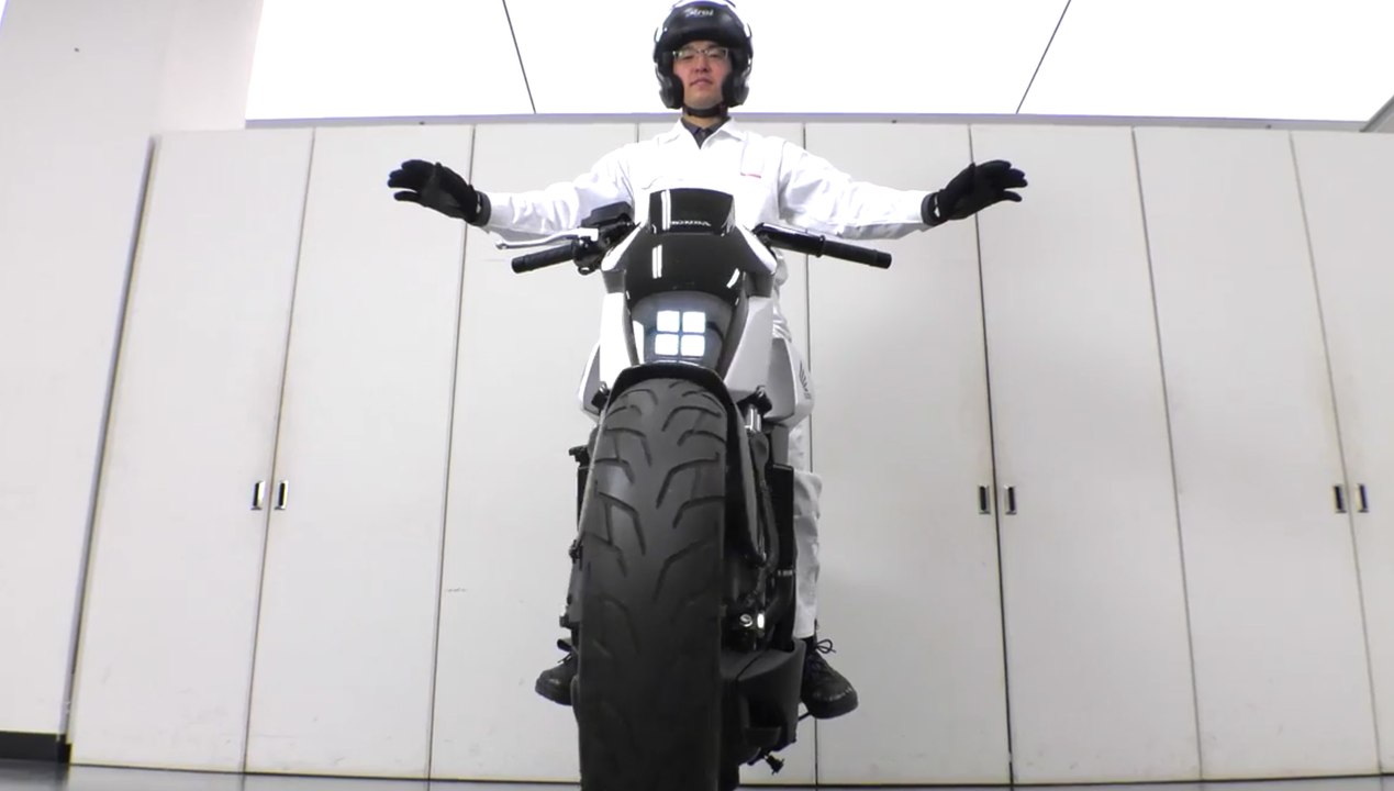 Honda Riding Assist: así ha conseguido Honda que una moto se mantenga sola