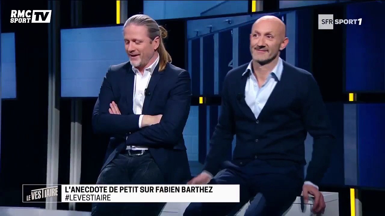 Vestiaire - Clopes, bas de survêtement prêt pour le lendemain... Petit raconte le bordel monstre dans la chambre de Barthez à la Coupe du monde 98 !