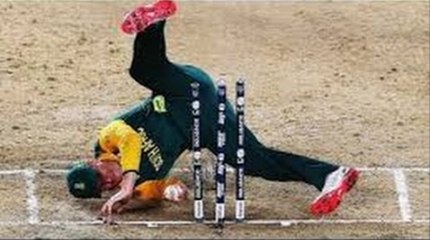 TOP 10 WORST RUN OUTS IN CRICKET HISTORY   2016-17