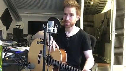 orang bule nyanyi OM TELOLET OM lucu......-umYY5ZTujAU