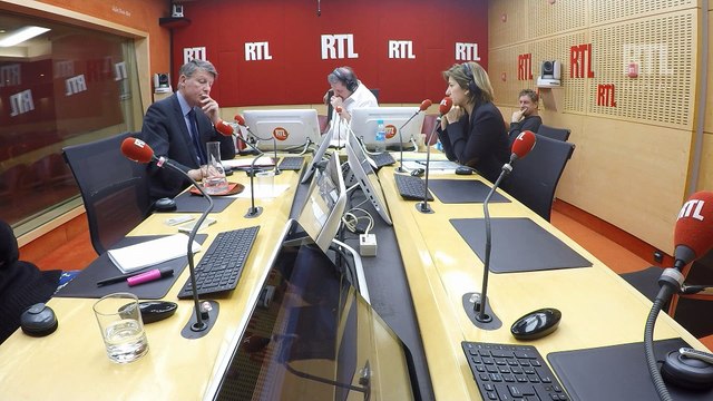 Vincent Peillon face aux auditeurs