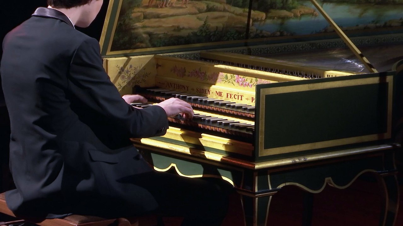 COUPERIN : Les Barricades mystérieuses par Justin Taylor - Révélations 2017