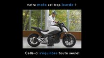Une moto qui tient en équilibre