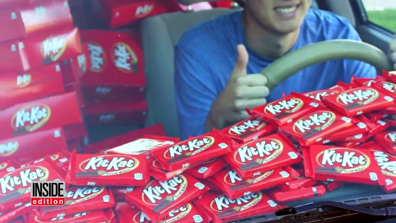 Kit Kat Replaces College Student's Stolen Chocolate With 6,500 Candy Bars-0K1AHJT8Bo0
