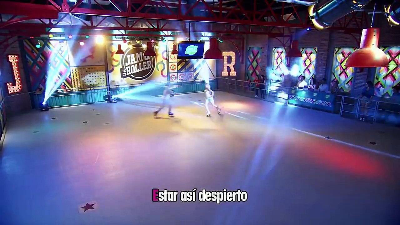 Matteo y Ámbar cantan Prófugos - Momento Musical (con letra) - Soy Luna