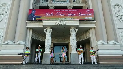 BIDI BOM BOM -Ban nhạc Flamenco Gipsy Fire  tại tiền sảnh Nhà Hát tp.HCM