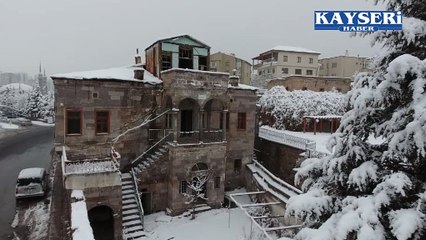 TALAS'TA KAR YAĞIŞI KARTPOSTALLIK GÖRÜNTÜLER OLUŞTURDU