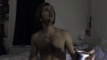Je suis une voix off
