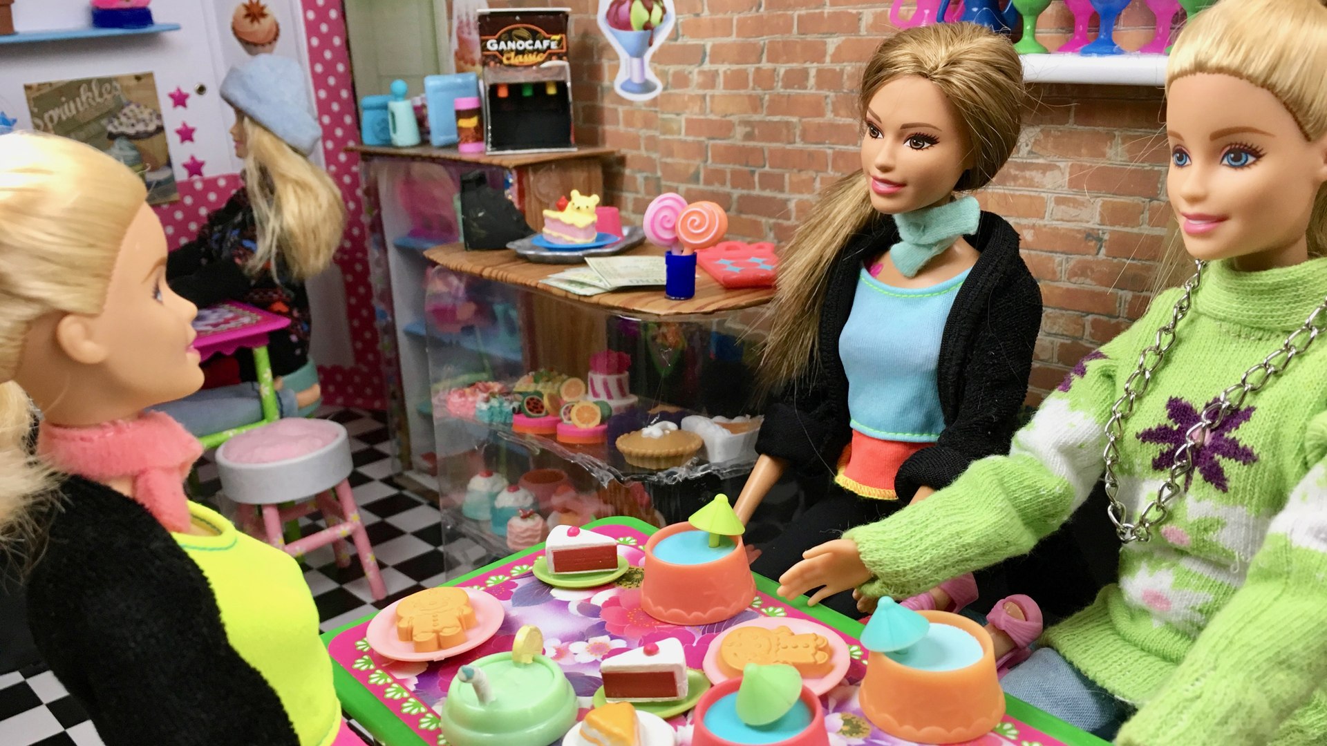 Barbie Ailesi 8. Bölüm || Türkçe Barbie Videoları İzle - Dailymotion Video