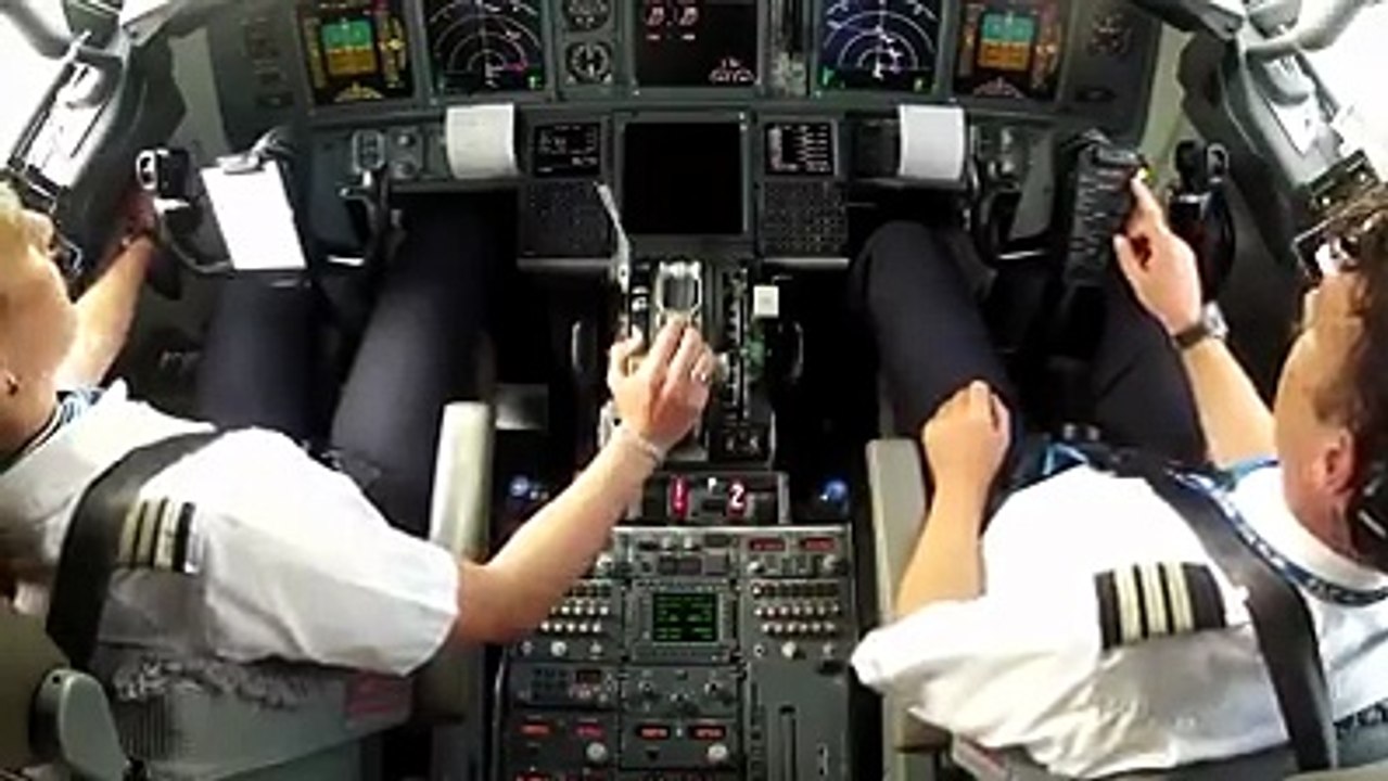 HOW DO AIRPLANE FLY & LAND