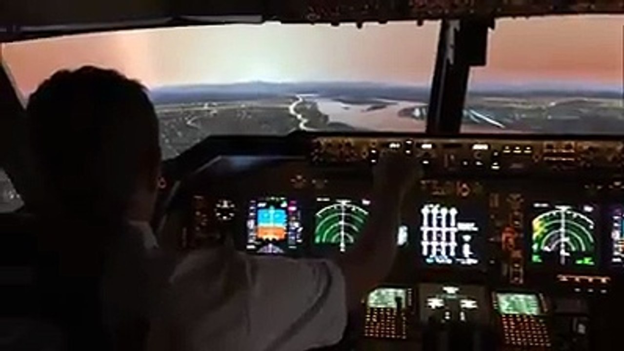 FIRST TAKEOFF AND LANDING OF B737TEST FLIGHT B737 NG COCKPIT WITH A VERY HIGH QUALITY VIEWS