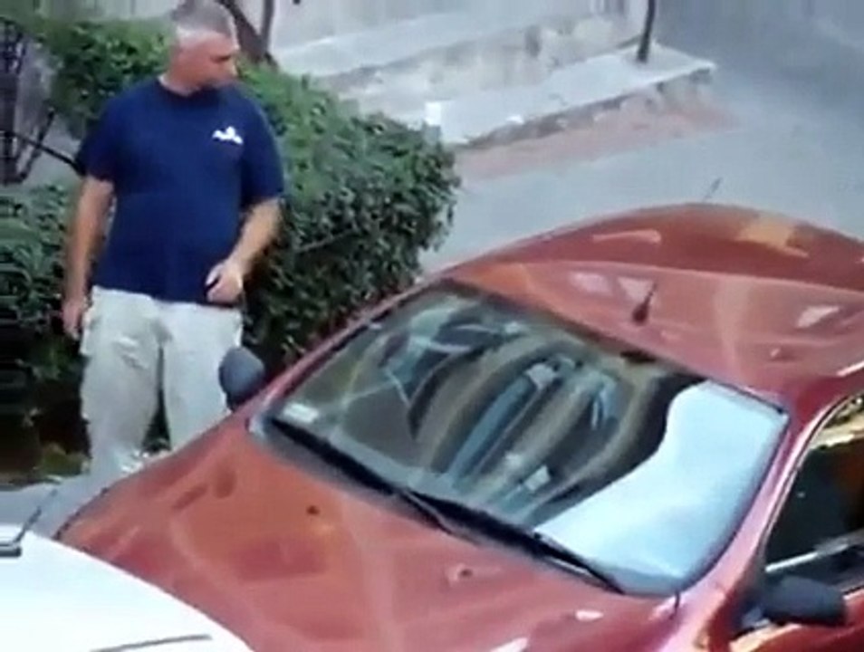 Lui il est VRAIMENT cuit de chez cuit... Ivresse poussée au max