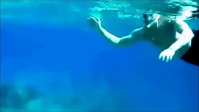 Percuté par l'hélice dun bateau, ce plongeur fini inconscient en pleine mer