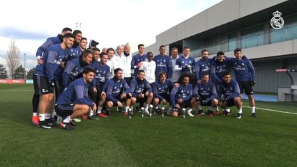 Real exalta conquistas dos jogadores em prêmio da Fifa