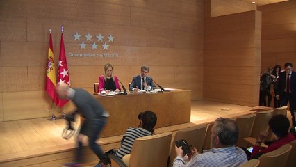 Cifuentes niega que su enmienda sea un "reto" a Rajoy