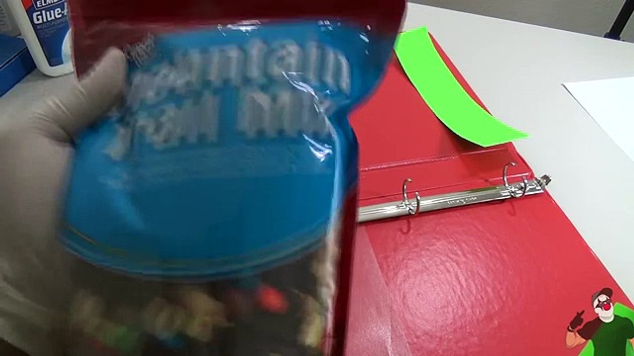 5 School Hacks You Can Do When You're Hungry - How To Sneak Food Into Class (HOW TO HACK)