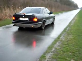 BMW E34 525i Burnout! _)