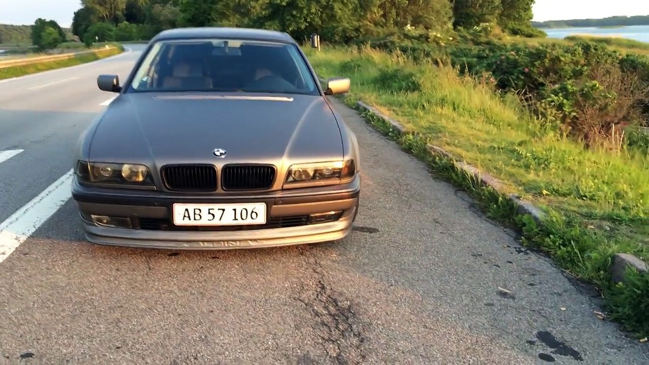 BMW E38 740I V8 sound (THE BEAST)