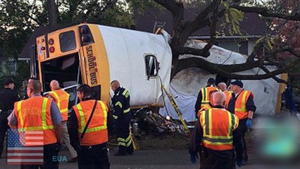 Acidente com ônibus de escola mata 5 crianças  em Chattanooga.