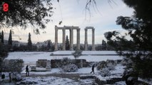 Hiver: Athènes et ses monuments sous la neige