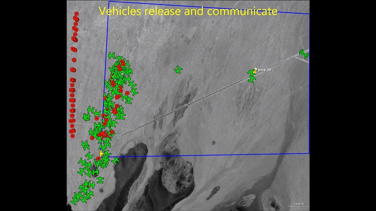 Aux États-Unis, le département de la Défense a testé avec succès un groupe de 103 microdrones largués depuis trois avions de combat. Mus par une intelligence artificielle, ces petits engins de 16 centimètres de long ont démontré leur capacité à voler en f
