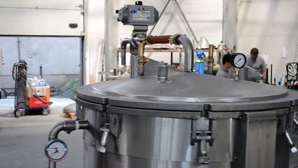 AUTOCLAVE VERTICALE CONTREPRESSION À IMMERSION COMPLÈTE DANS L’EAU NEAEN NORMA