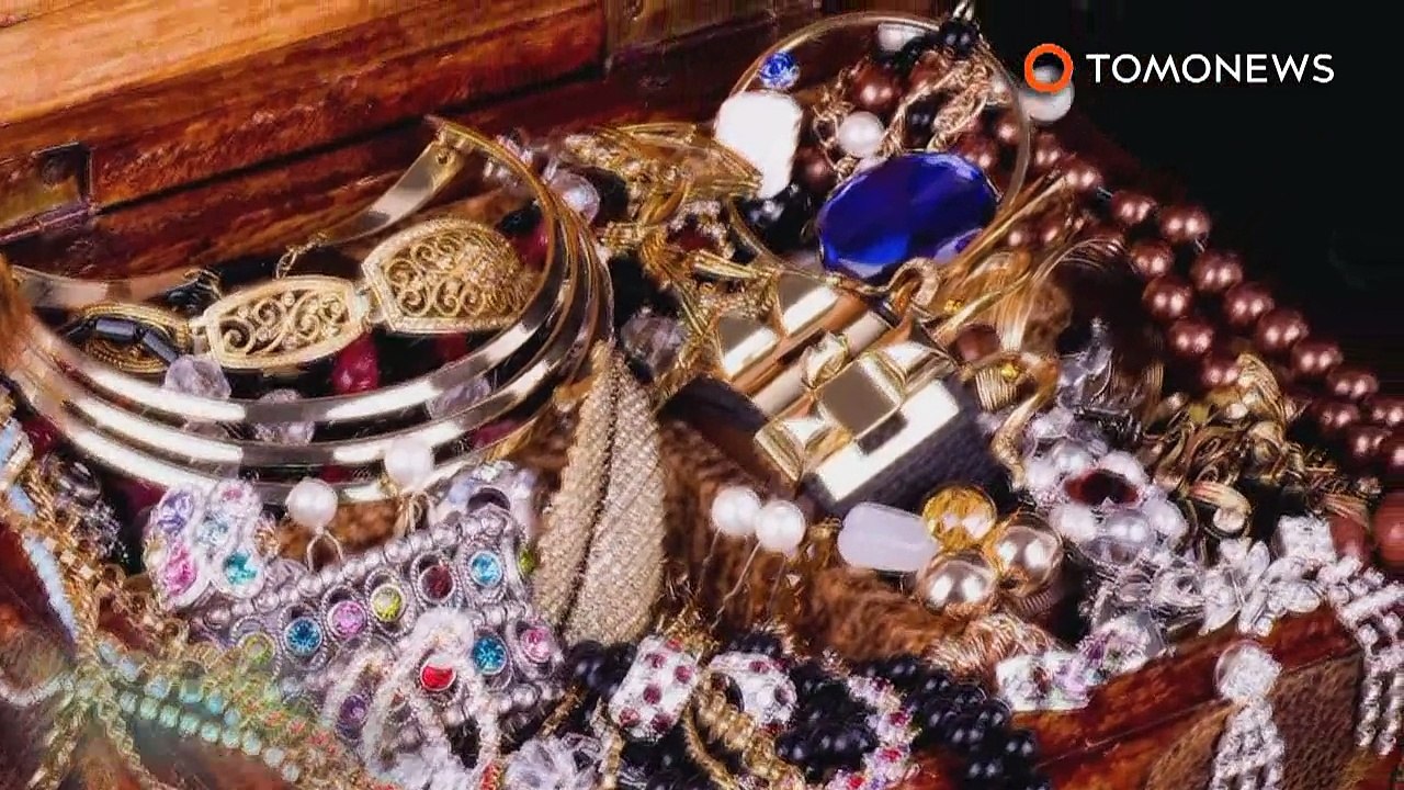 Irmãs ricas do Catar roubadas em assalto de estrada perto de Paris.