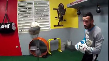 Christopher 'Pitufo' Diaz Trains for Sept 23rd _ Unimas Solo Boxeo-zDcCpLvvmUQ