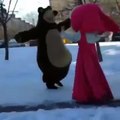 маша и медведь танцуют лезгинку