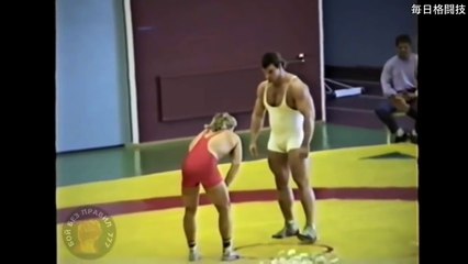 【圧倒的な体格差 vs 技術】　ボディビルダー１５３kg vs レスラー７２kg-iuLwn32CBJ8