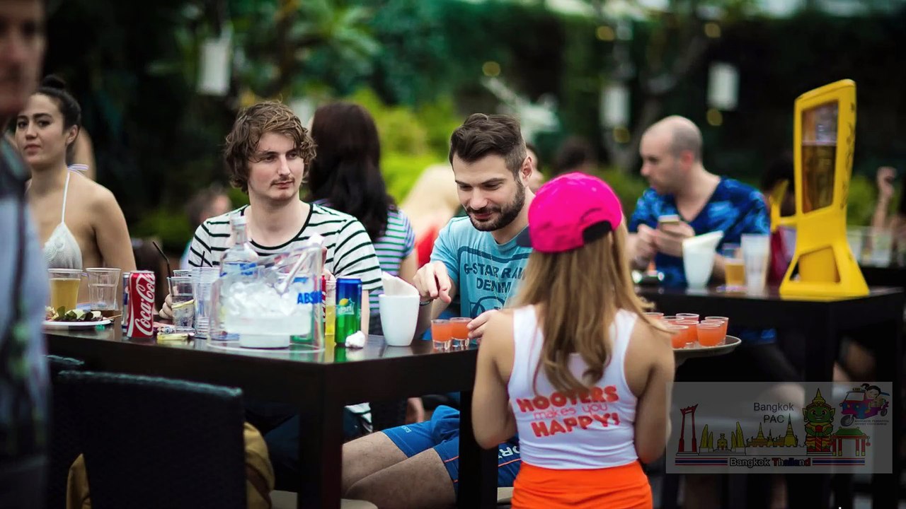 2017.01 hooter foam pool party Bangkok