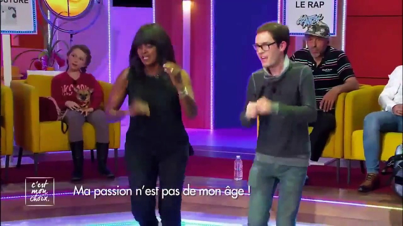 Regardez la tête du gars dans C'est mon choix... Malaise TV nous voilà