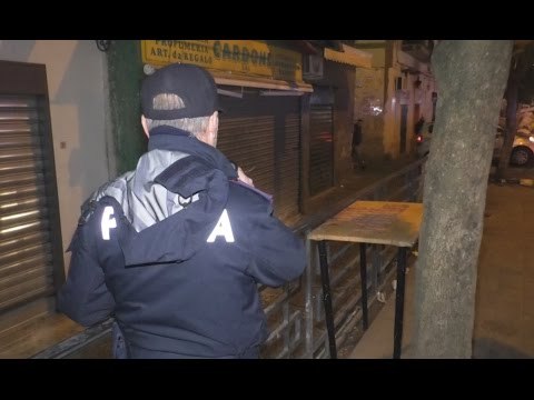 Napoli - Secondigliano, agguato a colpi di pistola davanti supermercato (10.01.17)