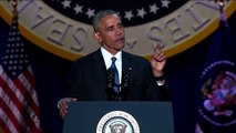 En larmes, Barack Obama rend hommage à sa femme Michelle